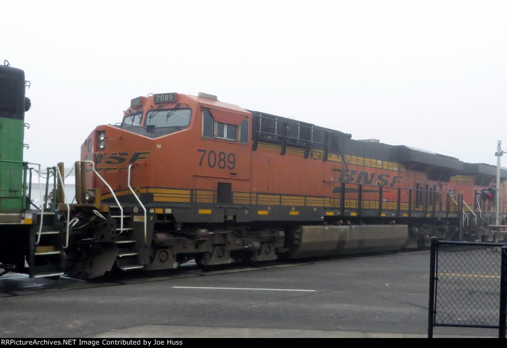 BNSF 7089